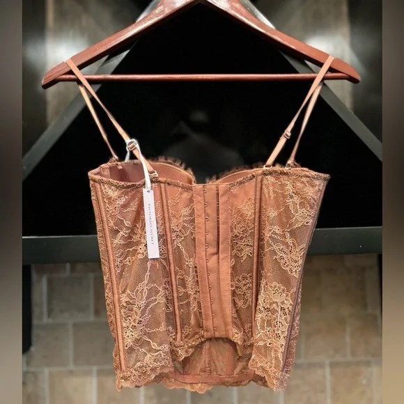 Victoria’s Secret Lace Corset - Picture 5 of 7